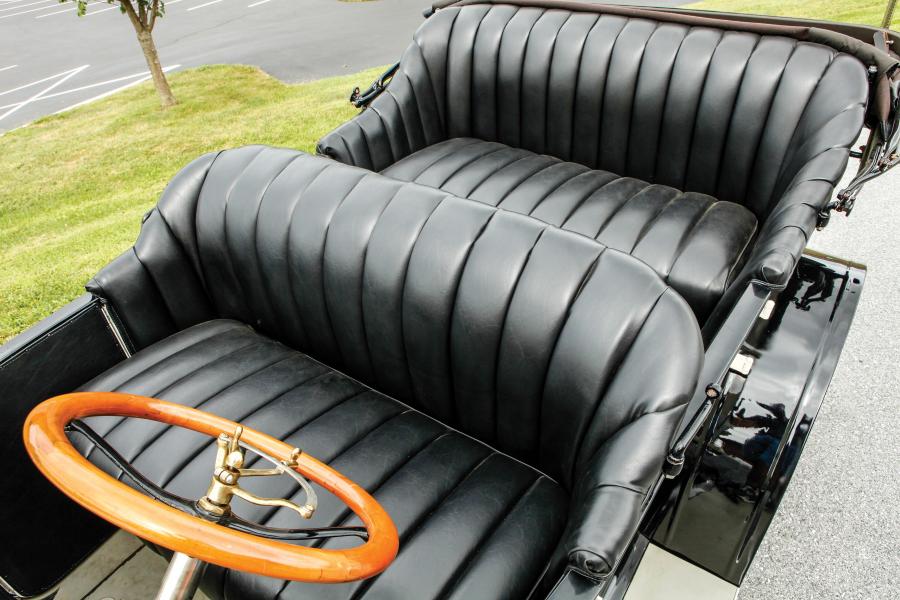 Интерьер Chevrolet Baby Grand 4-Door Roadster 1916 года  (фото 6 из 8)
